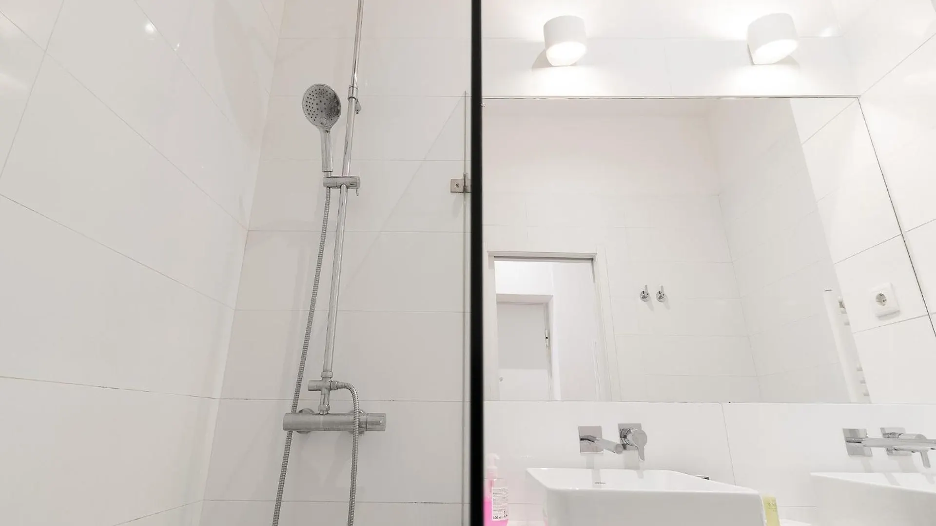 Apartment Akicity Lisboa Graca Grace